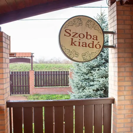 Greta Vendeghaz Es Kavezo Penzion